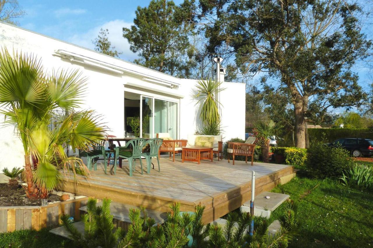 Holiday Home With Indoor Pool, Le Porge Bagian luar foto