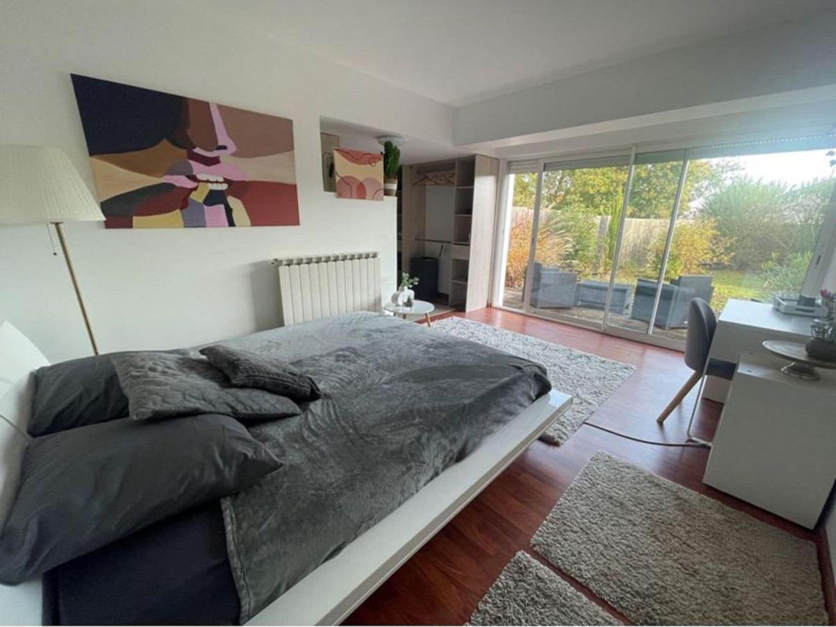 Holiday Home With Indoor Pool, Le Porge Bagian luar foto