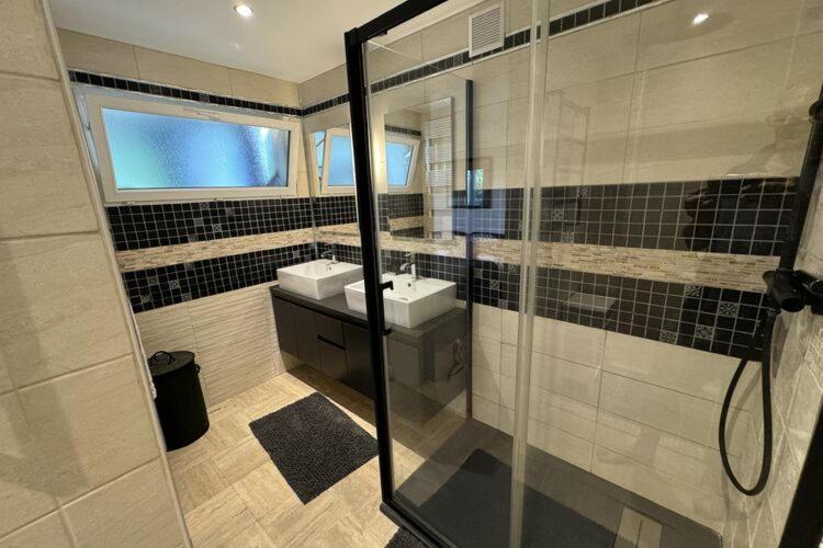 Holiday Home With Indoor Pool, Le Porge Bagian luar foto