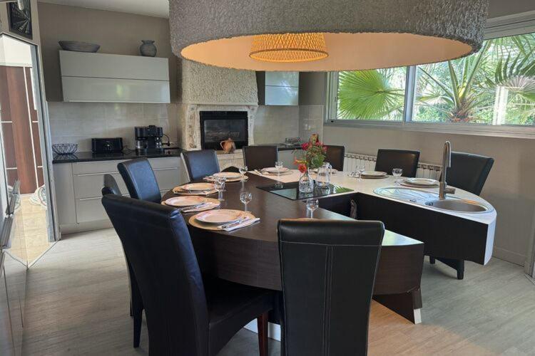 Holiday Home With Indoor Pool, Le Porge Bagian luar foto